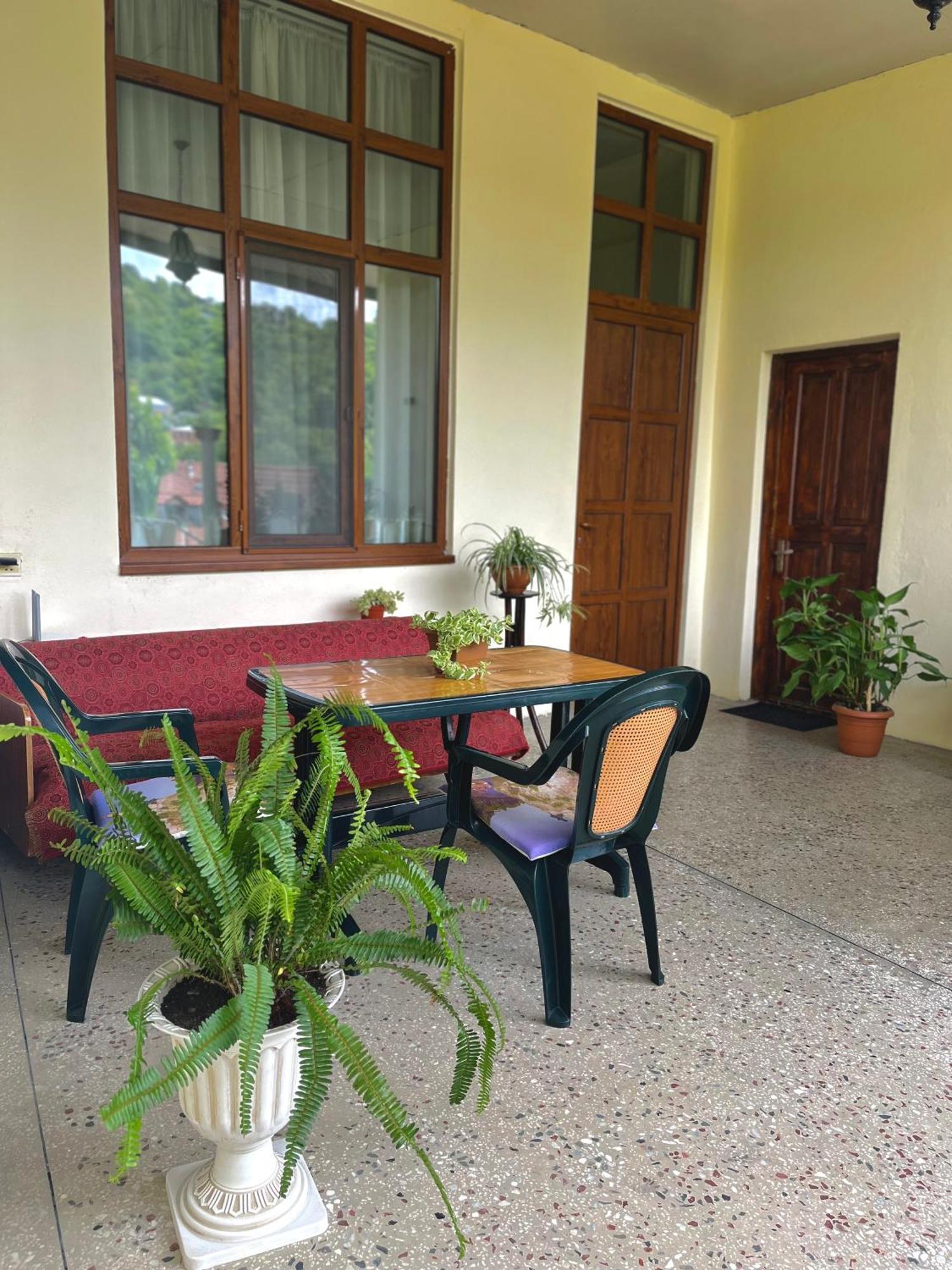 Guest House Anuki Siğnaği Dış mekan fotoğraf